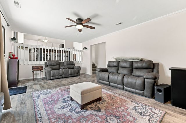 129 29th Court, West Des Moines, IA 50265