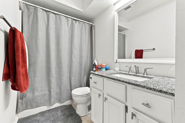 129 29th Court, West Des Moines, IA 50265