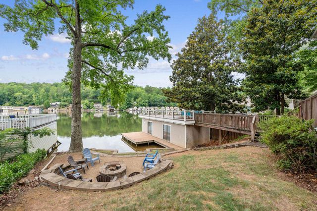 1214 E Lakeshore Drive, Landrum, SC 29356