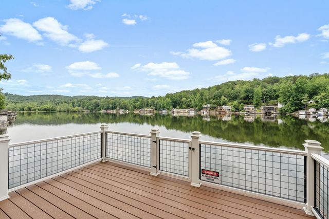 1214 E Lakeshore Drive, Landrum, SC 29356