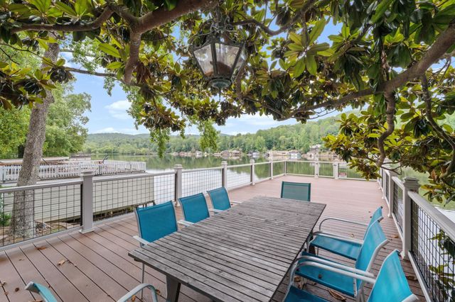 1214 E Lakeshore Drive, Landrum, SC 29356