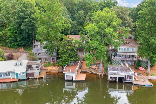 1214 E Lakeshore Drive, Landrum, SC 29356