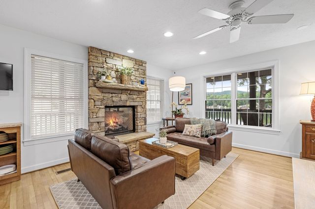 1214 E Lakeshore Drive, Landrum, SC 29356