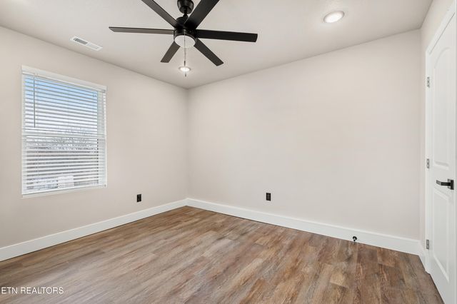 3935 Wrights Ferry Rd Rd, Louisville, TN 37777