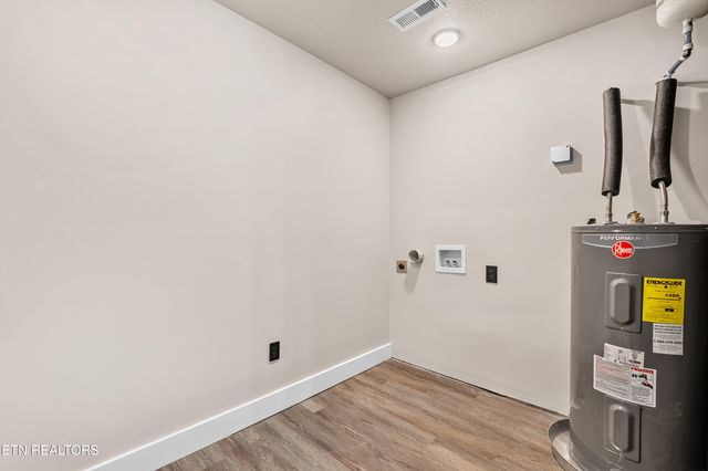 3935 Wrights Ferry Rd Rd, Louisville, TN 37777