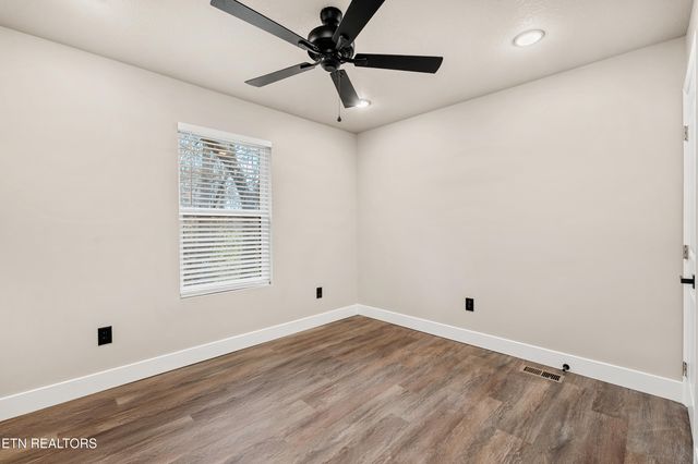 3935 Wrights Ferry Rd Rd, Louisville, TN 37777