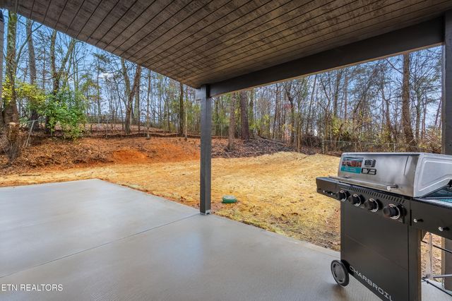 3935 Wrights Ferry Rd Rd, Louisville, TN 37777