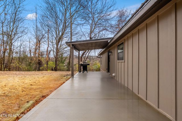 3935 Wrights Ferry Rd Rd, Louisville, TN 37777