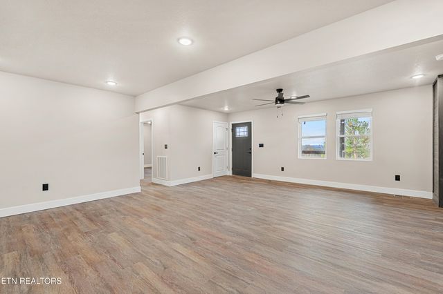 3935 Wrights Ferry Rd Rd, Louisville, TN 37777