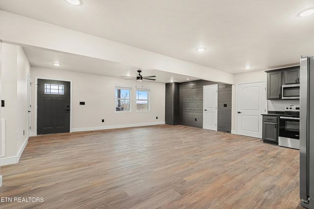 3935 Wrights Ferry Rd Rd, Louisville, TN 37777