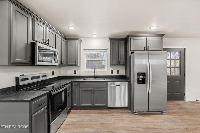 3935 Wrights Ferry Rd Rd, Louisville, TN 37777