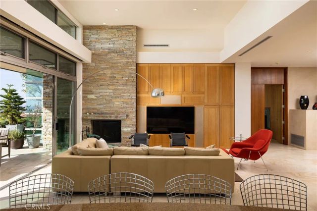 9 Jade, Corona Del Mar, CA 92625