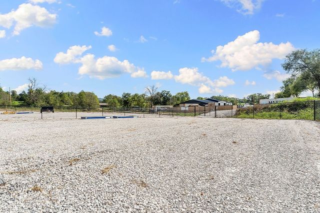 303 O'Brien Lane, Jane, MO 64856