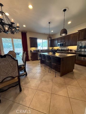 15519 Syracuse, Fontana, CA 92336