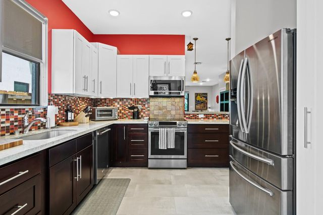 1136 NE 2nd Avenue, Fort Lauderdale, FL 33304