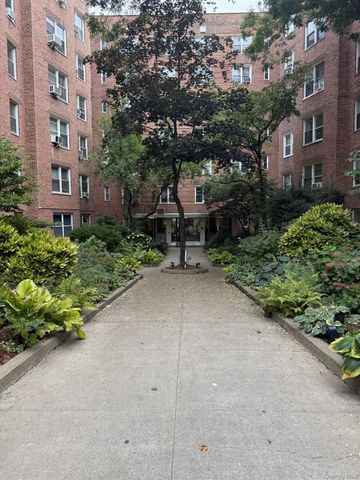 800 GRAND CONCOURSE LEN, Bronx, NY 10451