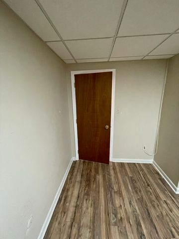 215 Chelmsford 8, Chelmsford, MA 01824