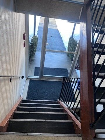 215 Chelmsford 8, Chelmsford, MA 01824