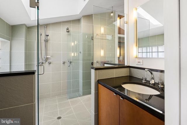 337 S HICKS ST, Philadelphia, PA 19102