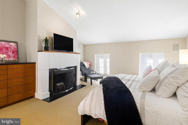 337 S HICKS ST, Philadelphia, PA 19102