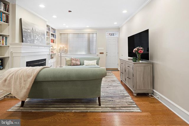 337 S HICKS ST, Philadelphia, PA 19102