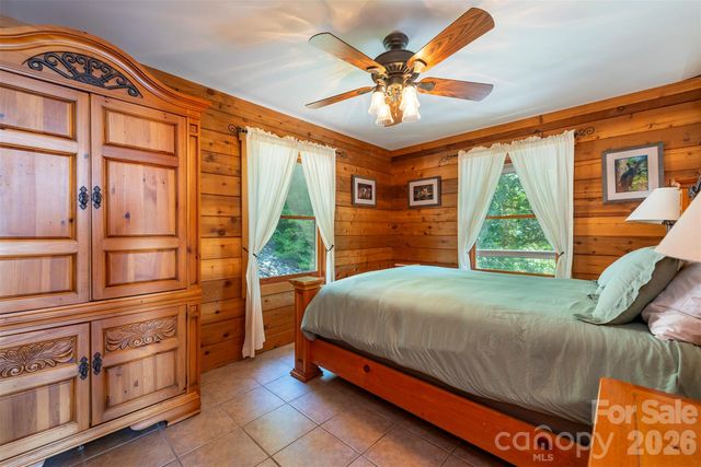 1242 Gateway Parkway, Old Fort, NC 28762