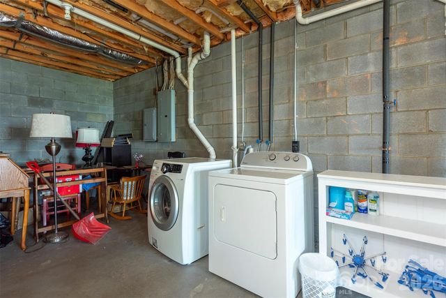 1242 Gateway Parkway, Old Fort, NC 28762