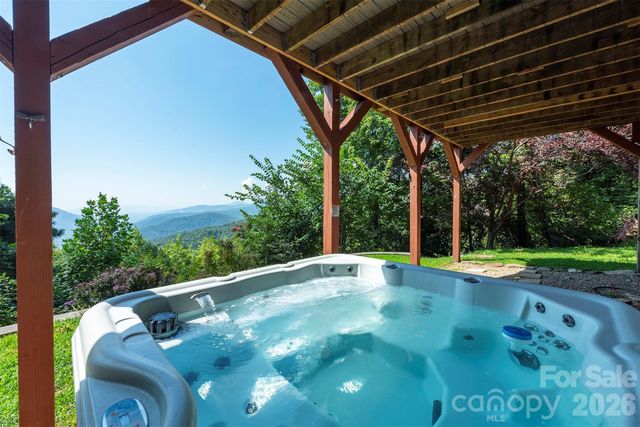 1242 Gateway Parkway, Old Fort, NC 28762