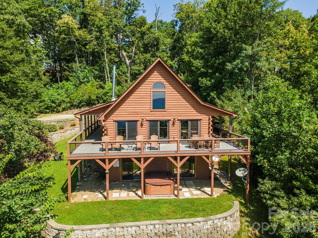 1242 Gateway Parkway, Old Fort, NC 28762