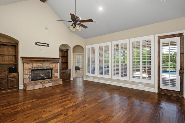 124 Carnes Court, Springtown, TX 76082