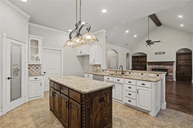124 Carnes Court, Springtown, TX 76082