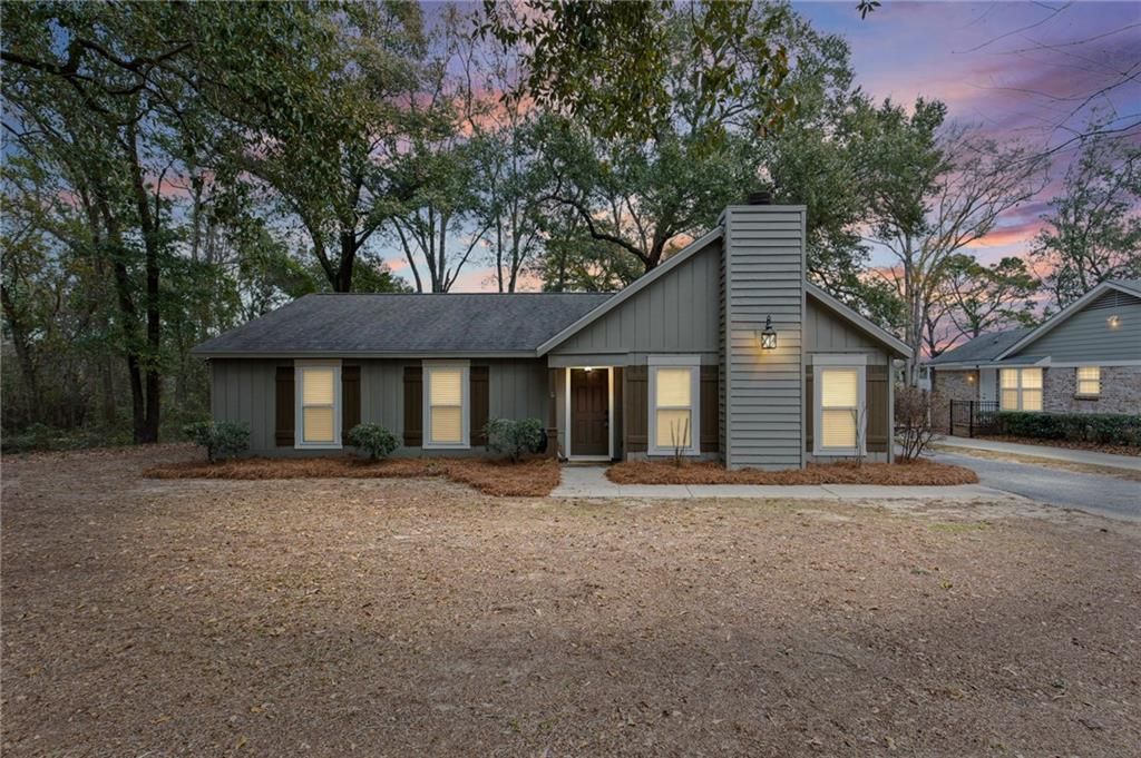 2137 Woodlea W Drive, Mobile, AL 36695