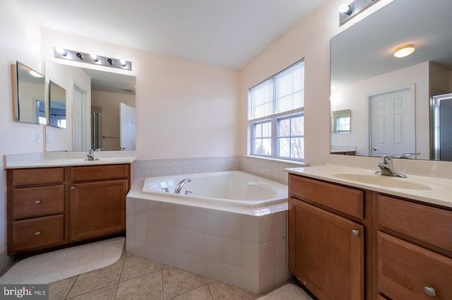 101 HADDON CT, Pennington, NJ 08534