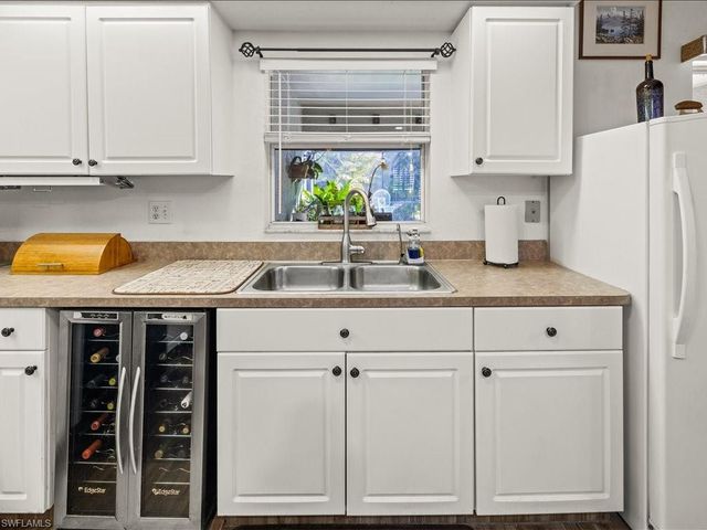 1209 NW 25th PL, Cape Coral, FL 33993