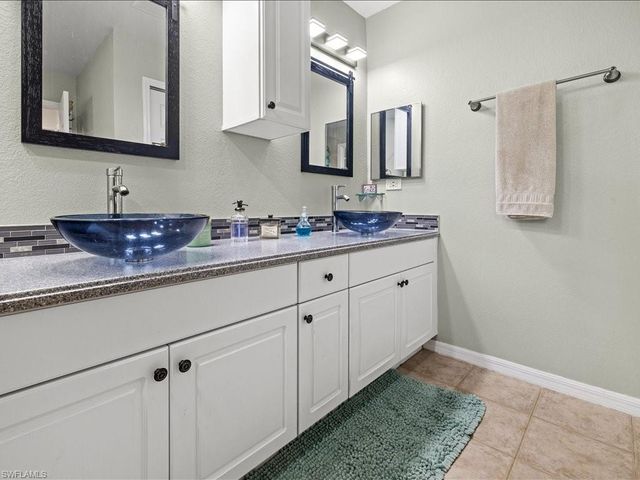1209 NW 25th PL, Cape Coral, FL 33993