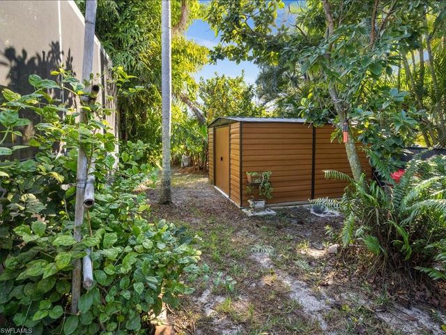 1209 NW 25th PL, Cape Coral, FL 33993