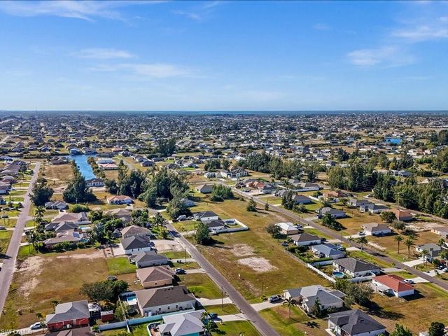1209 NW 25th PL, Cape Coral, FL 33993