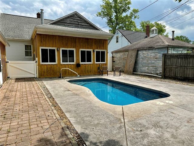 20 Warren Avenue, West Seneca, NY 14224
