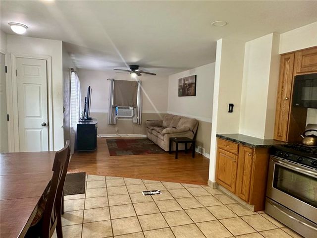 20 Warren Avenue, West Seneca, NY 14224