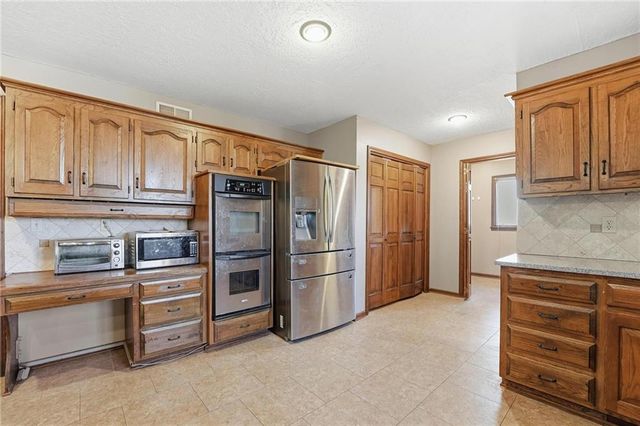 11006 W 120TH Street, Overland Park, KS 66213