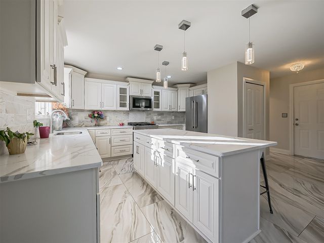 3345 E Commerce Road, Commerce Twp, MI 48382