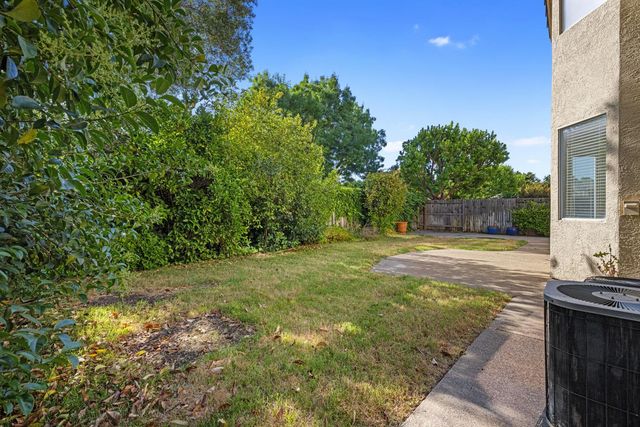 2154 Meadowbrook Dr, Lodi, CA 95242