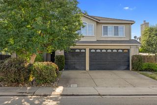 2154 Meadowbrook Dr, Lodi, CA 95242