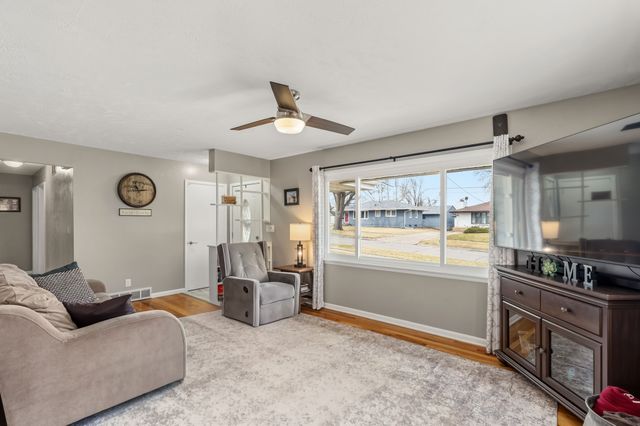 3007 E 26th Street, Des Moines, IA 50317