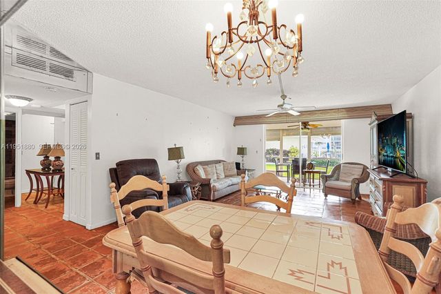 314 SE 10th St 103, Dania Beach, FL 33004