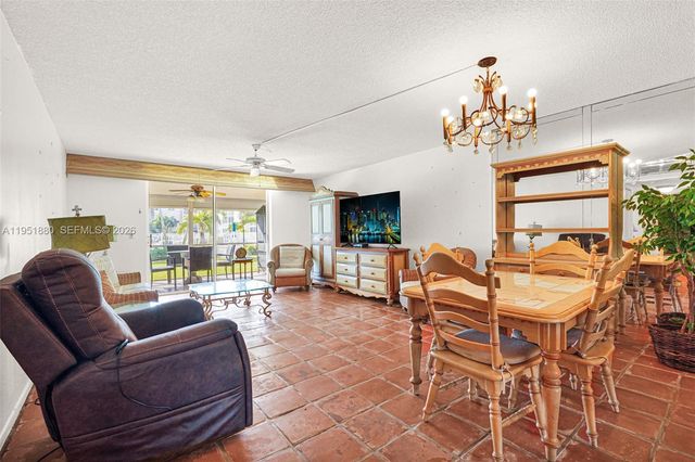 314 SE 10th St 103, Dania Beach, FL 33004