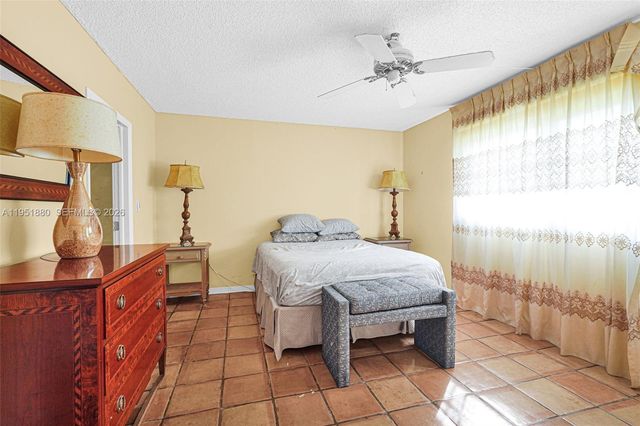 314 SE 10th St 103, Dania Beach, FL 33004