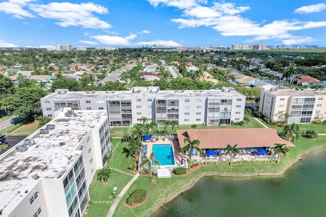 314 SE 10th St 103, Dania Beach, FL 33004