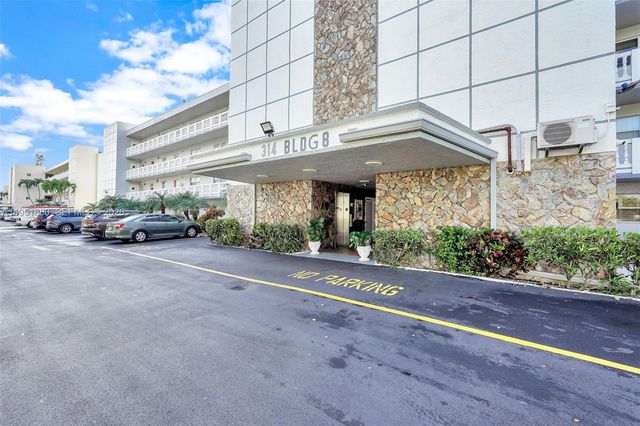 314 SE 10th St 103, Dania Beach, FL 33004