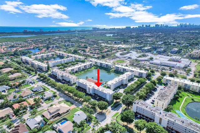 314 SE 10th St 103, Dania Beach, FL 33004